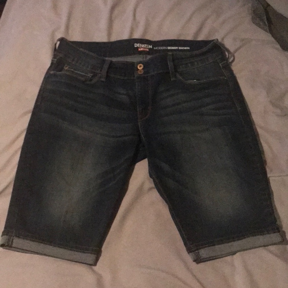 Denizen from Levi’s modern skinny short